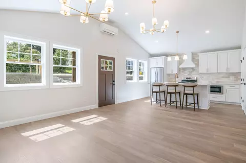 9 Brook St, Biddeford, ME 04005