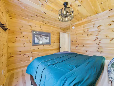 Bedroom - 5 Forest Ln, Rangeley, ME 04970 photo 3 of 9
