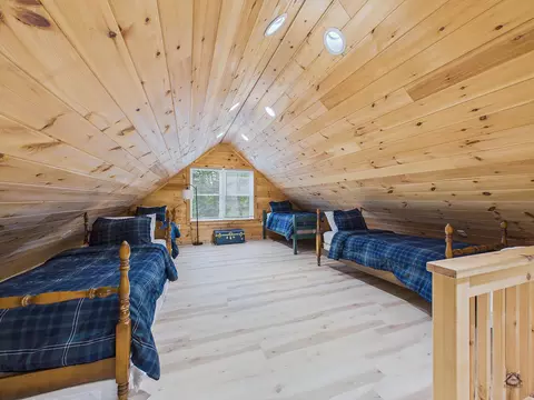 Bedroom - 5 Forest Ln, Rangeley, ME 04970 photo 7 of 9