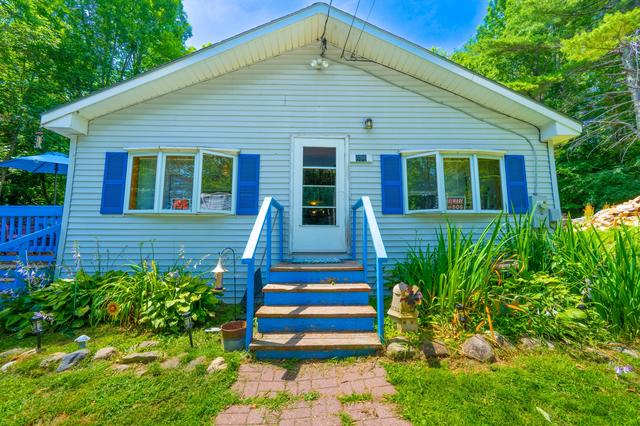 696 Plains Rd, Mount Vernon, ME 04352