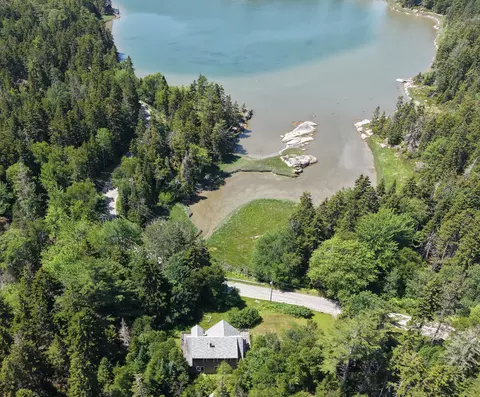 439 Calderwood Neck Rd, Vinalhaven, ME 04863