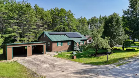 28 Pleasant Hill Dr, Norridgewock, ME 04957