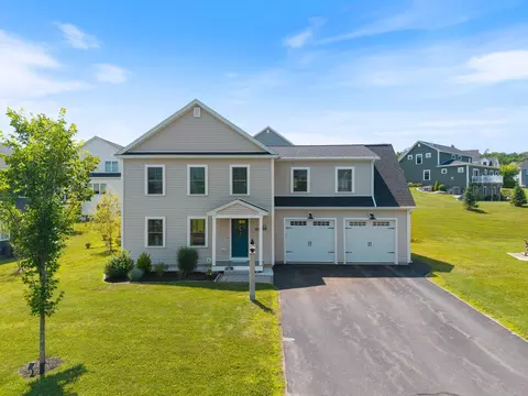 23 Bluebird Trl, Falmouth, ME 04105