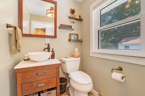 25 Lake Ave, Windham, ME 04062 photo 9