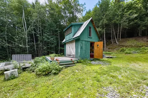 56 Camden Rd, Hope, ME 04847