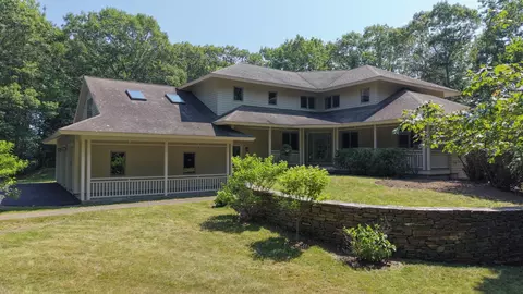 18 Channel View Rd, Cape Elizabeth, ME 04107