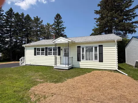10 Macarthur Ave, Caribou, ME 04736