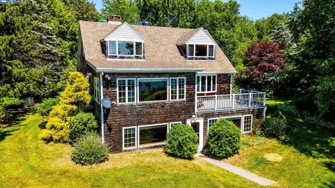 26 Boathouse Rd, Gouldsboro, ME 04607