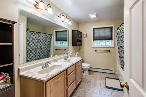 Bath - 33 Spear Ave, Windham, ME 04062 photo 2 of 3