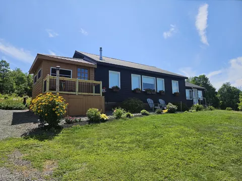 252 Voter Hill Rd, Farmington, ME 04938