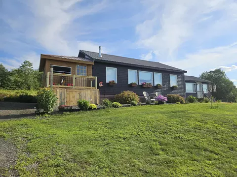 252 Voter Hill Rd, Farmington, ME 04938