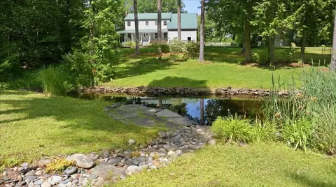 897 Main St, Wayne, ME 04284