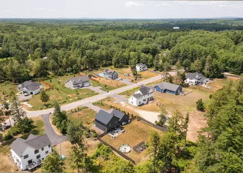 View/Area - 14 Oliver Ln, Gorham, ME 04038 photo 5 of 10