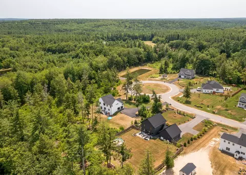 View/Area - 14 Oliver Ln, Gorham, ME 04038 photo 7 of 10