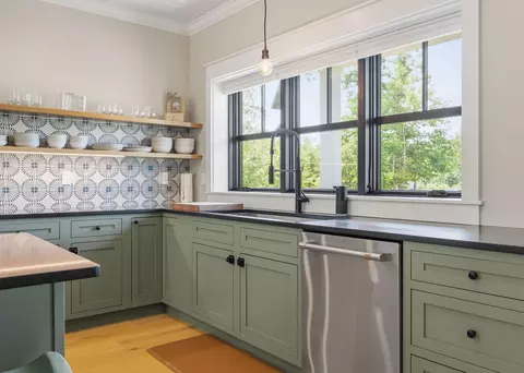 Kitchen - 14 Oliver Ln, Gorham, ME 04038 photo 5 of 8