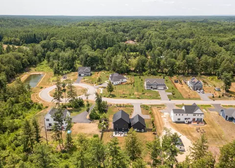 View/Area - 14 Oliver Ln, Gorham, ME 04038 photo 6 of 10