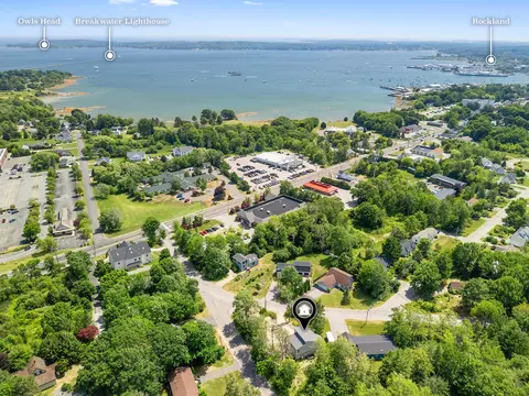 4 Acadia Dr, Rockland, ME 04841