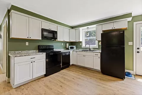 Kitchen - 211 Dinsmore Rd, Sidney, ME 04330 photo 1 of 2