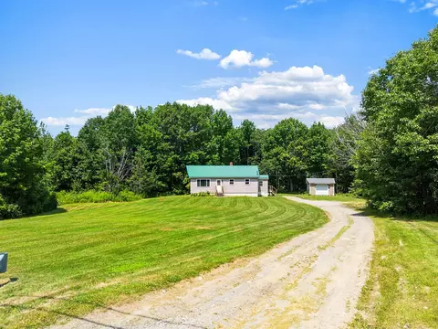 Exterior - 211 Dinsmore Rd, Sidney, ME 04330 photo 4 of 5