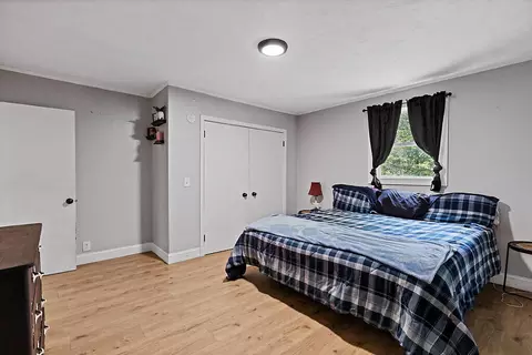 Bedroom - 211 Dinsmore Rd, Sidney, ME 04330 photo 2 of 8