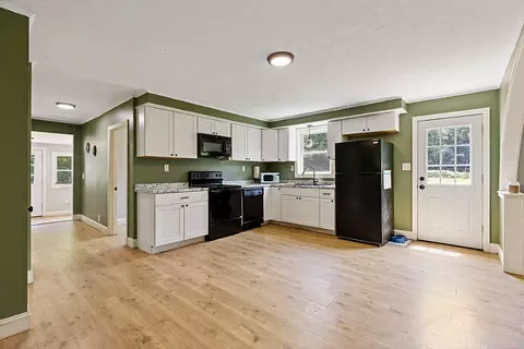 Entry Way - 211 Dinsmore Rd, Sidney, ME 04330 photo 1 of 4