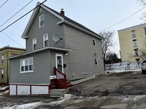 26 Cook St, Auburn, ME 04210