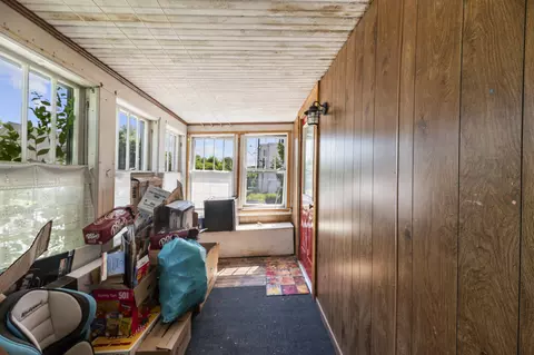 Entry Way - 4 Monroe St, Augusta, ME 04330 photo 2 of 4