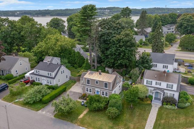 20 Just-a-mere Rd, Falmouth, ME 04105