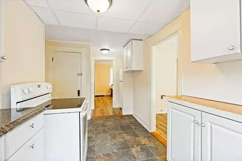 Entry Way - 516 Riverside Dr, Augusta, ME 04330 photo 4 of 7