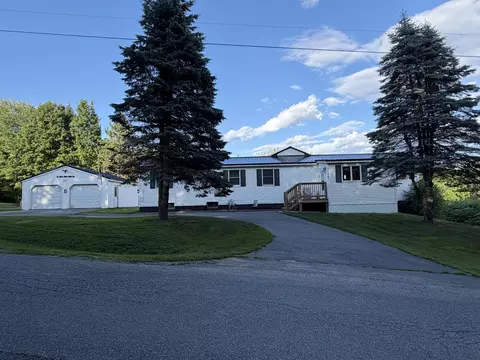 1245 Ward Hill Rd, Plymouth, ME 04969
