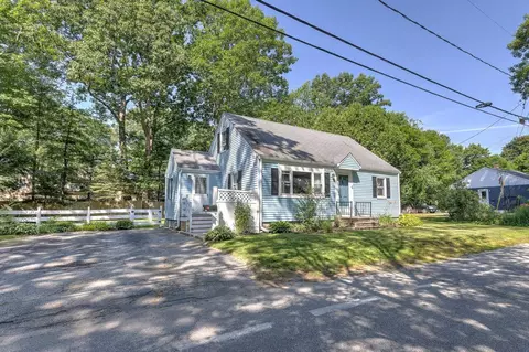 43 Bates St, Yarmouth, ME 04096