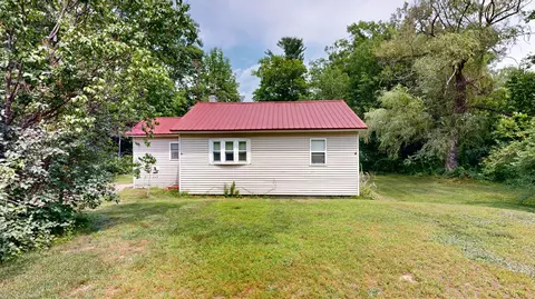 1776 Riverside Dr, Auburn, ME 04210