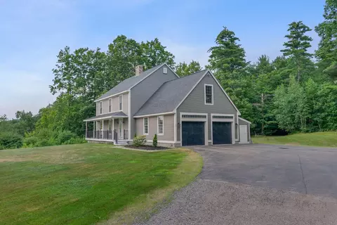10 Vivs Way, Raymond, ME 04071