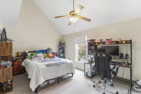 Bedroom - 62 Pine Hill Dr #62, Bath, ME 04530 photo 3 of 6