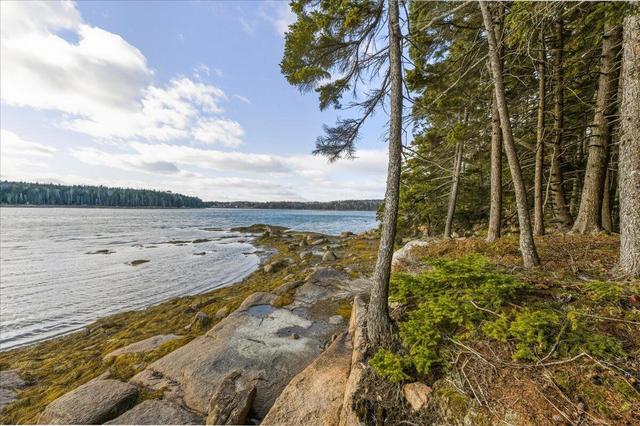 2 Oceanville Road, Stonington, ME 04681