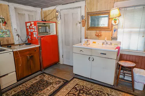 Kitchen - 19 Knox Rd, Peru, ME 04290 photo 1 of 1