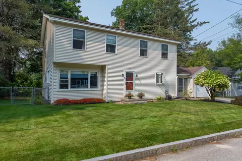 18 Fairview Ct, Auburn, ME 04210