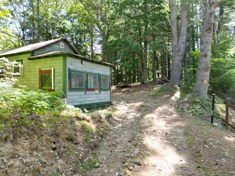 271 Goulds Ridge Rd, Passadumkeag, ME 04475