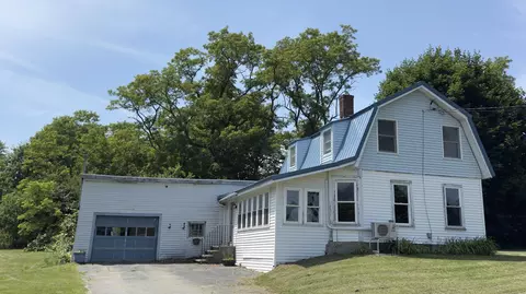2648 Union St, Hermon, ME 04401