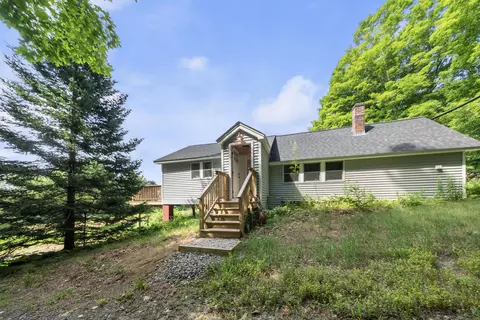 46 Giles Rd, Readfield, ME 04355