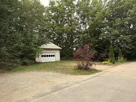 21 7th St, Auburn, ME 04210