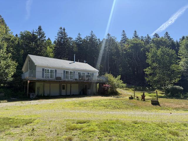 46 Kitty Ln, Tremont, ME 04612