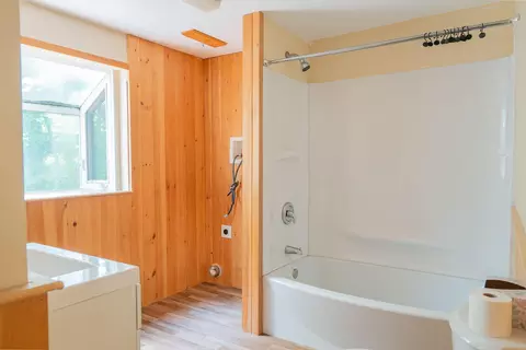 Bath - 290 Gore Rd, Naples, ME 04055 photo 1 of 2