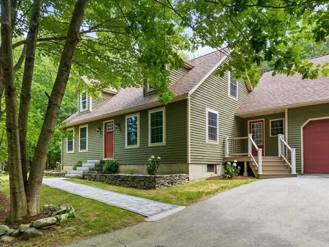 509 Wiswell Rd, Holden, ME 04429