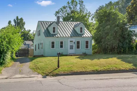 83 North St, Waterville, ME 04901