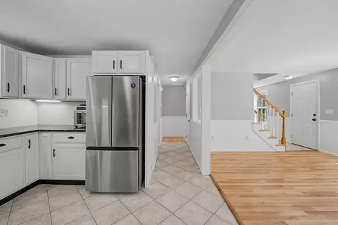 Entry Way - 9 Monroe Dr, Naples, ME 04055 photo 2 of 5