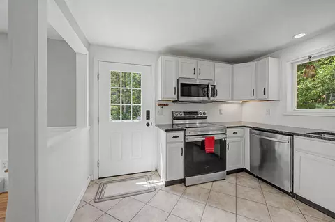 Kitchen - 9 Monroe Dr, Naples, ME 04055 photo 2 of 2