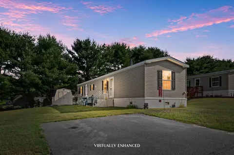 21 Purington Ave, Mechanic Falls, ME 04256