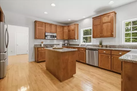 Kitchen - 14 Marshview Dr, Freeport, ME 04032 photo 3 of 5