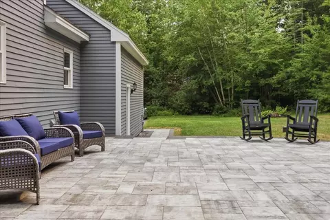 Exterior - 14 Marshview Dr, Freeport, ME 04032 photo 5 of 17